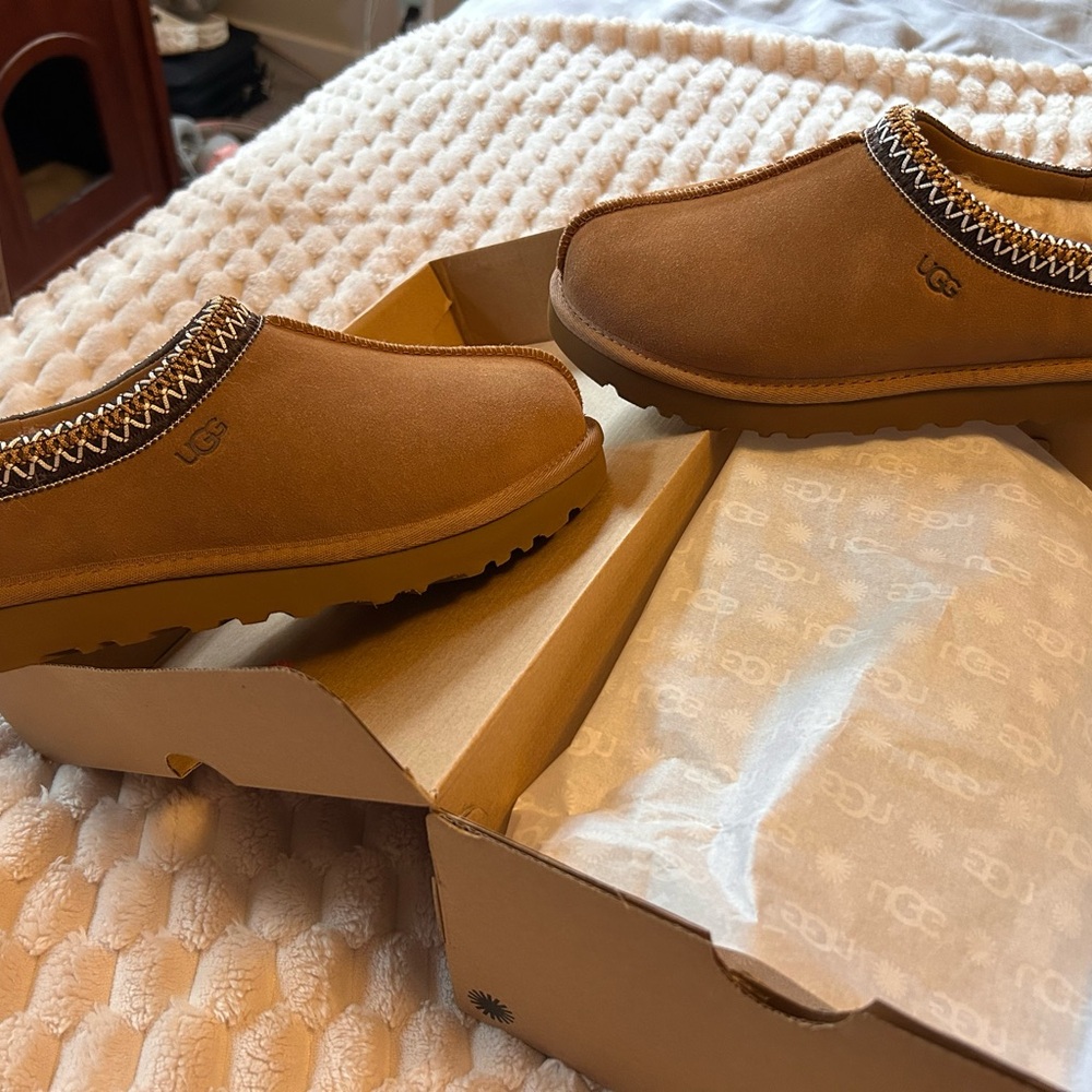 BRAND NEW UGG Tasman II clogs mules slip-ons in chestnut